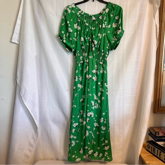 On 34th Plus Size Dress - Picture 10 of 11